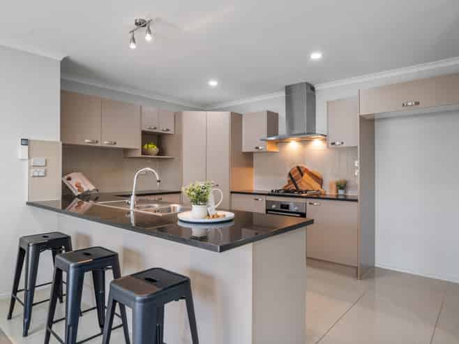 4 Frederick Place, Whalers Gate