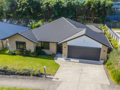 4 Frederick Place, Whalers Gate