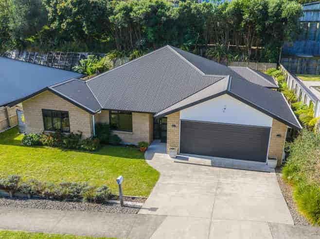 4 Frederick Place, Whalers Gate