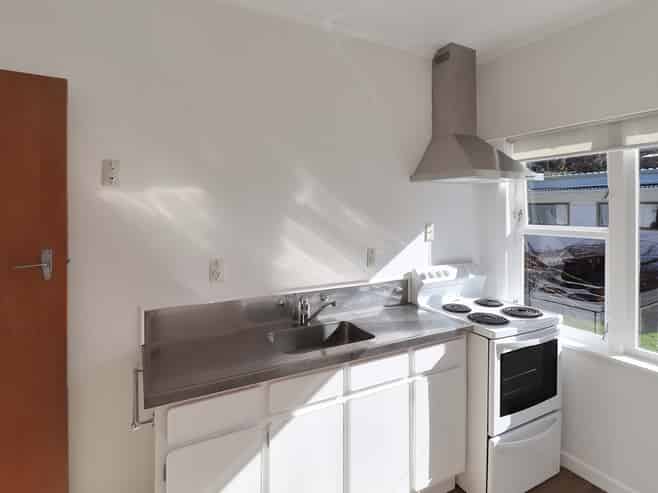 300 Queens Drive, Lyall Bay