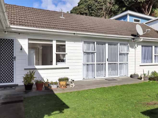 300 Queens Drive, Lyall Bay