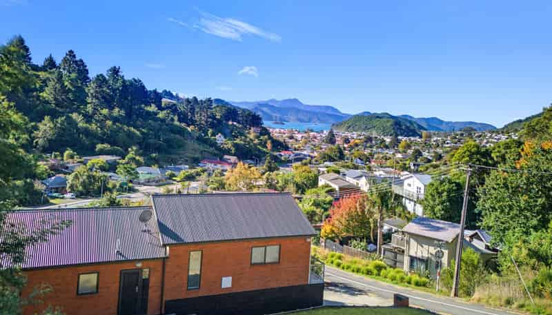 11 Angle Street, Picton