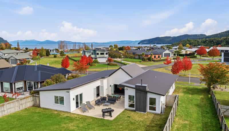 59 Montgomery Crescent, Kinloch