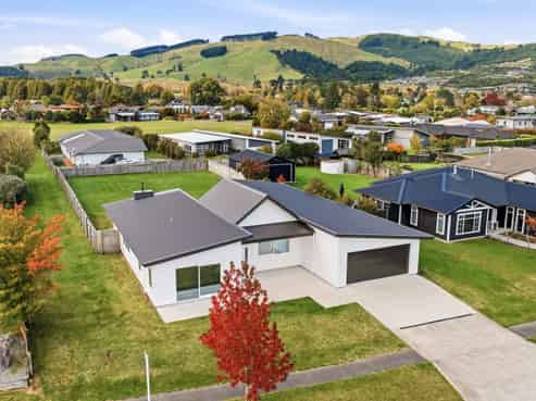 59 Montgomery Crescent, Kinloch