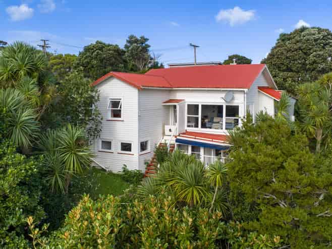 2 Rose Street, Raglan