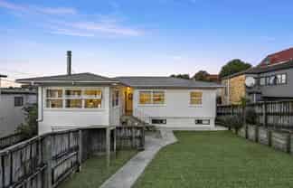 1/5 Woodall Place, Totara Vale