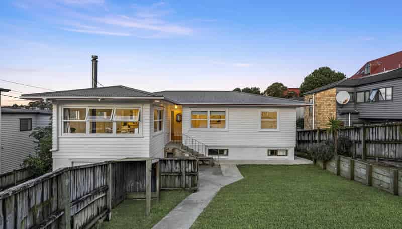 1/5 Woodall Place, Totara Vale
