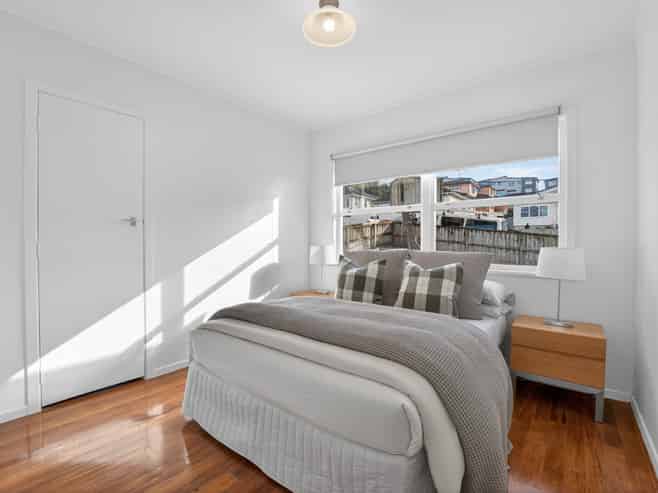 1/5 Woodall Place, Totara Vale