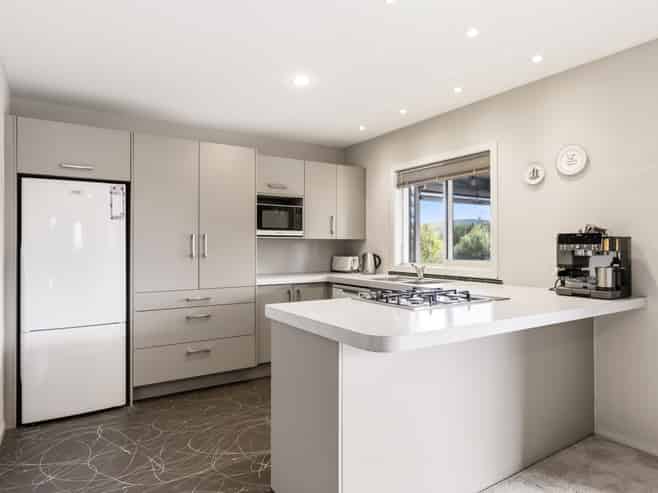 98 Kinloch Road, Kinloch