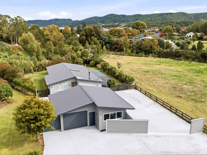 98 Kinloch Road, Kinloch