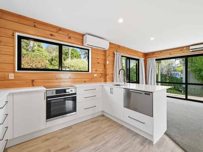 421B Sunset Road, Sunnybrook