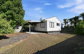 421B Sunset Road, Sunnybrook