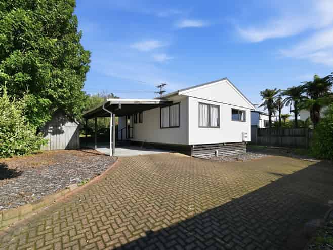 421B Sunset Road, Sunnybrook