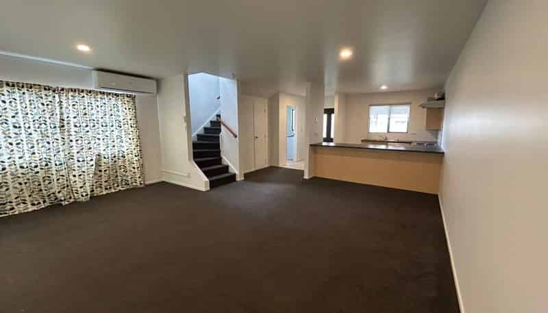 1/16 Yang Place, Papakura