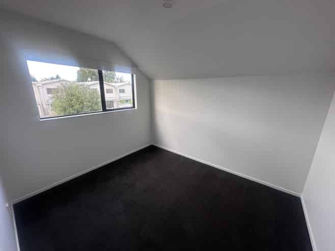 1/16 Yang Place, Papakura