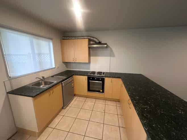 1/16 Yang Place, Papakura