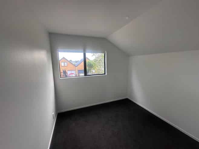 1/16 Yang Place, Papakura