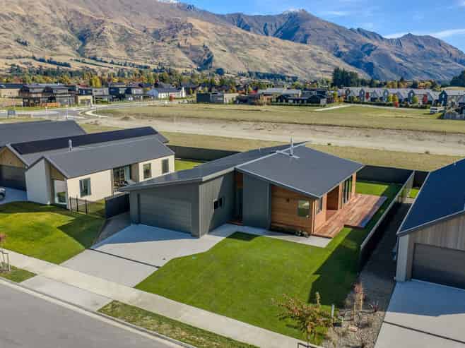 9 Packer Road, Wanaka
