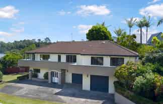 8 Eleanor Place, Blockhouse Bay