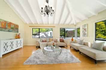 8 Eleanor Place, Blockhouse Bay