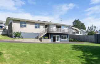 8 Lorna Place, Brookfield