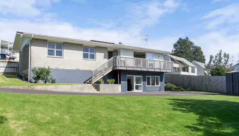 8 Lorna Place, Brookfield