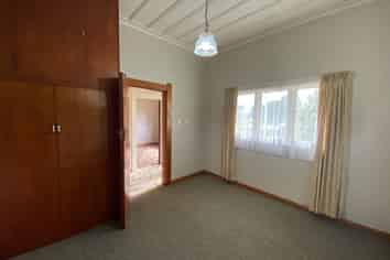 225 Egmont Street, Patea