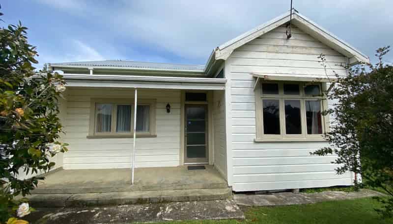 225 Egmont Street, Patea