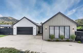 64 Heathfield Drive, Mosgiel