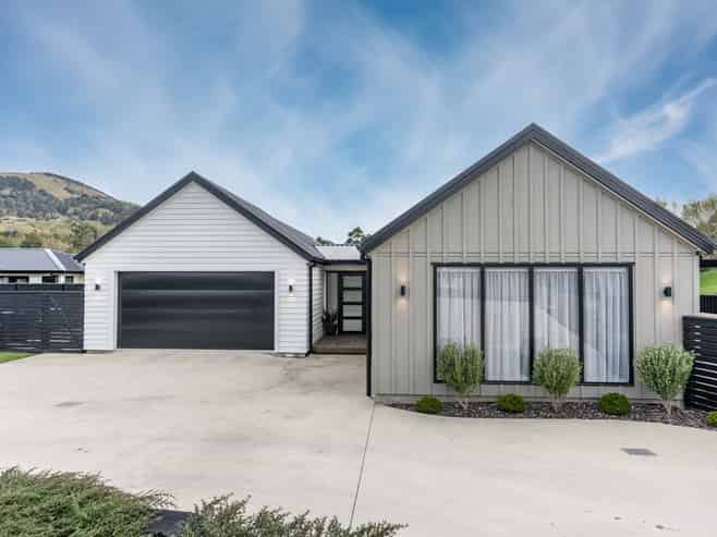 64 Heathfield Drive, Mosgiel