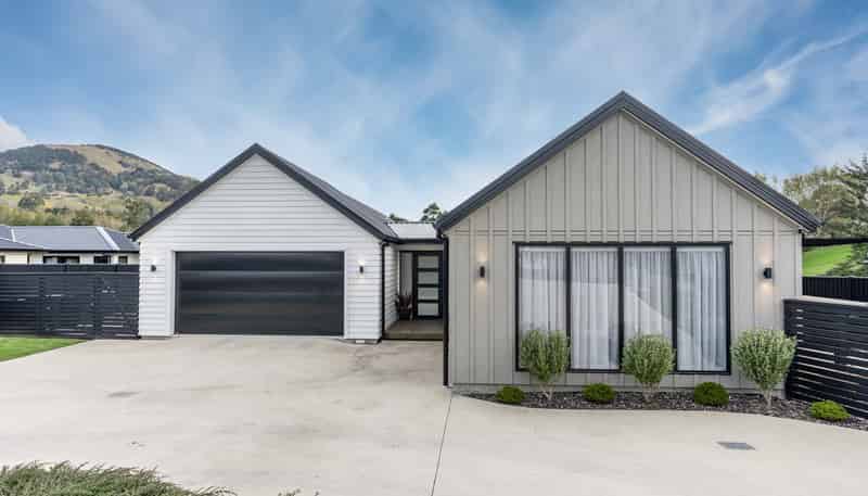 64 Heathfield Drive, Mosgiel