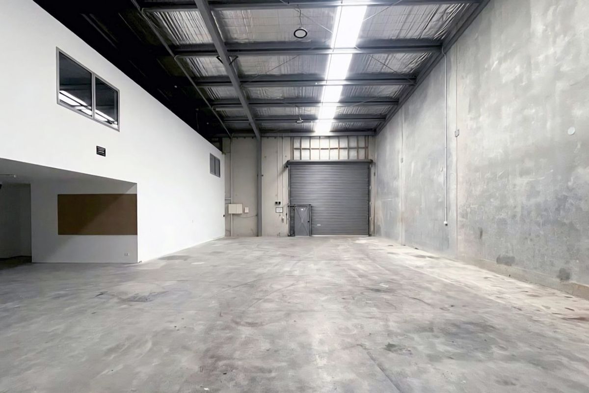Sophisticated Industrial Opportunity - Vista 3
