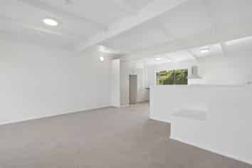 9D Ash Grove, Ranui Heights