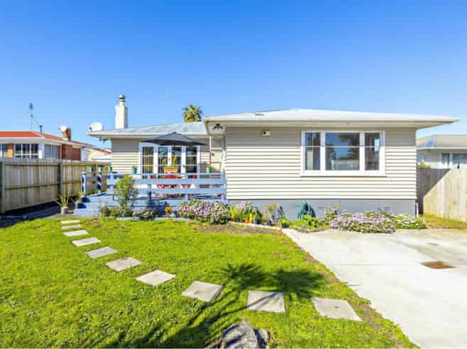 37 Puriri Road, Manurewa