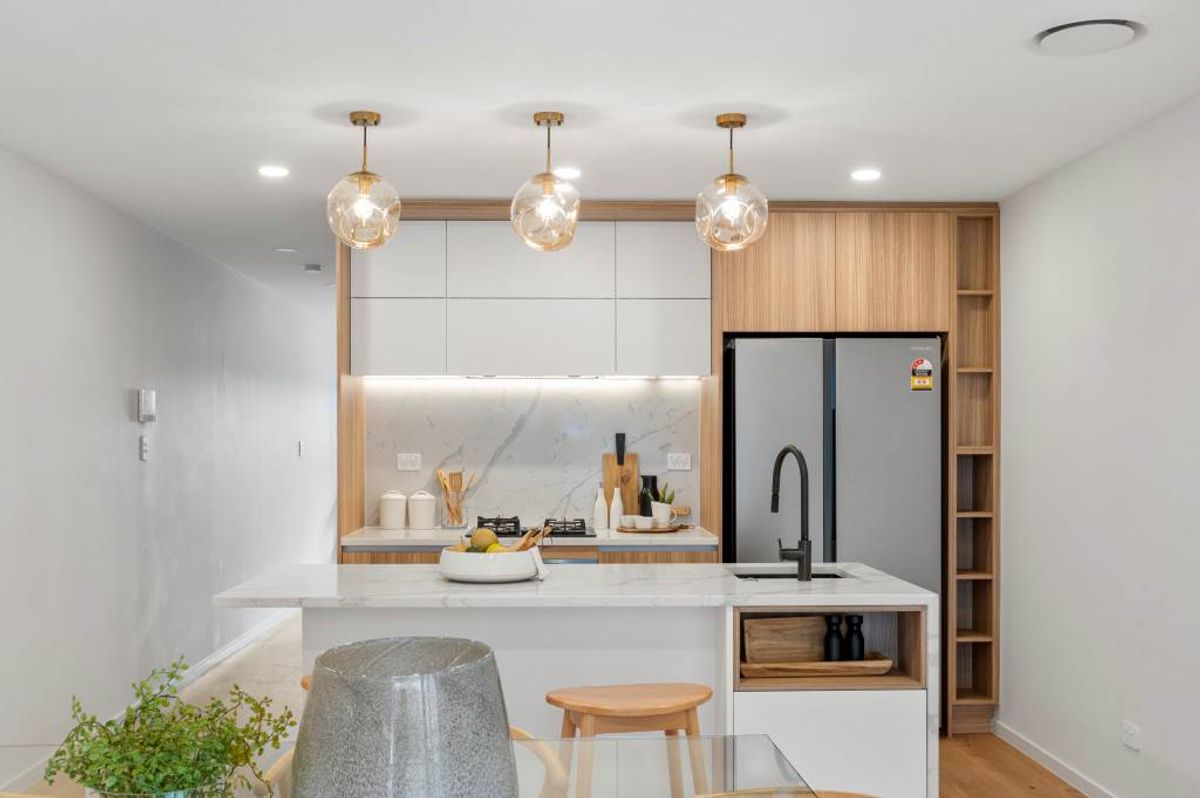 Refined City-Fringe Living - Mehr