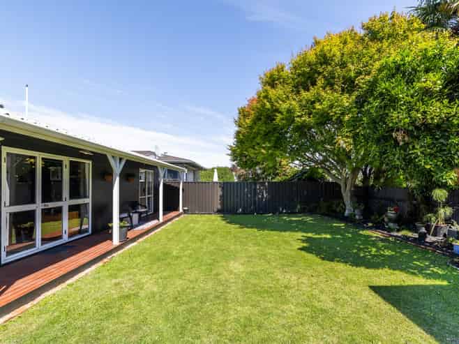 605 Maddison Street, Akina