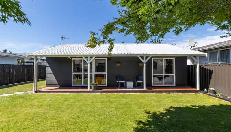 605 Maddison Street, Akina