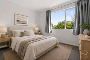 5 De Bloge Place, Clendon Park