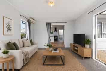 5 De Bloge Place, Clendon Park