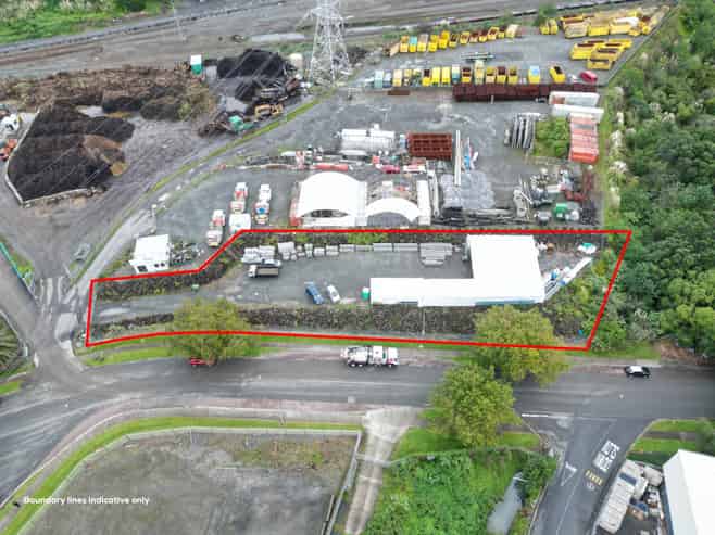 1,486M² CENRTAL PENROSE YARD
