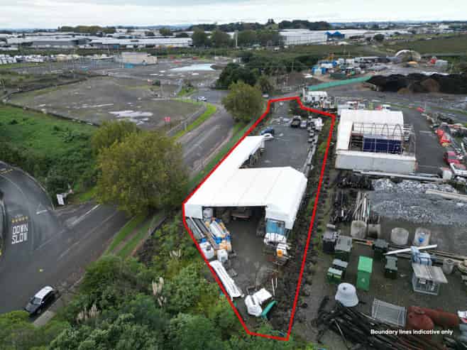 1,486M² CENRTAL PENROSE YARD
