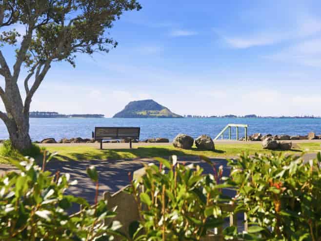 99 Beach Road, Otumoetai