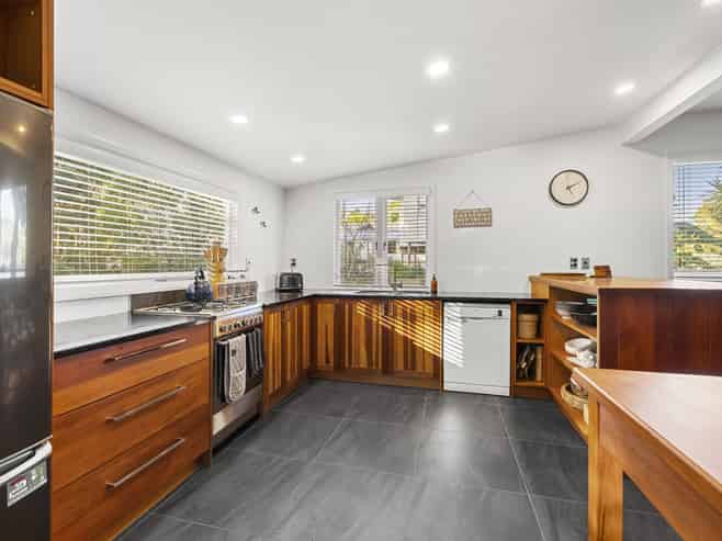 15 East Street, Raglan