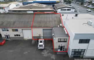 210M² INDUSTRIAL UNIT IN NORTH PENROSE
