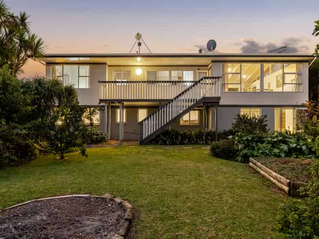 48 Ronald Avenue, Glenbrook