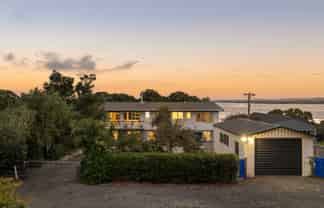 48 Ronald Avenue, Glenbrook