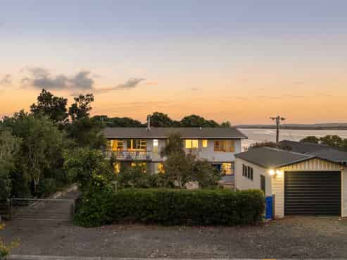 48 Ronald Avenue, Glenbrook