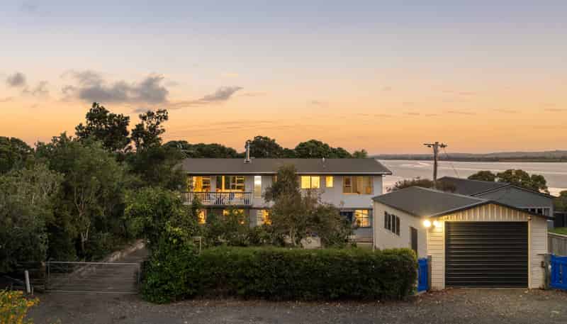 48 Ronald Avenue, Glenbrook