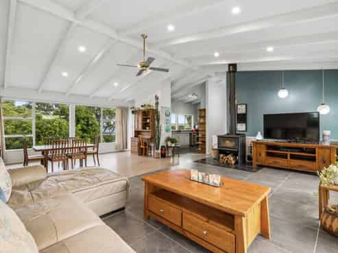48 Ronald Avenue, Glenbrook