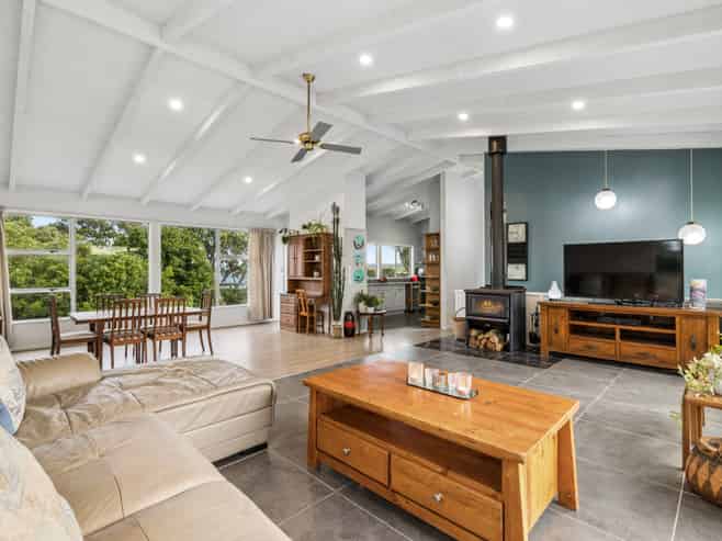 48 Ronald Avenue, Glenbrook